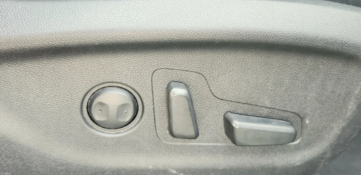 Kia Sorento PLATINUM LOW KM HIGH SPEC 7 SEATS - Image 6