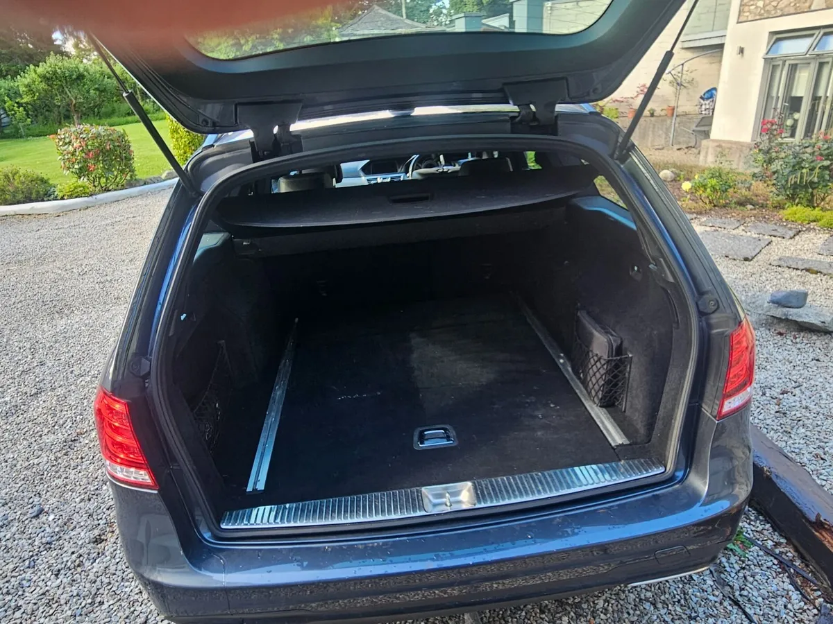 Mercedes-Benz E-Class 2016 Estate - Image 2