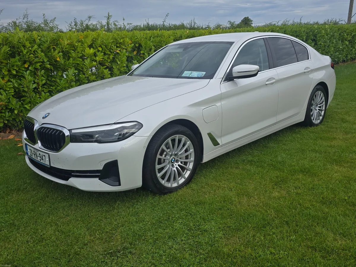 BMW 530E X Drive Nice Colour white pearl - Image 5