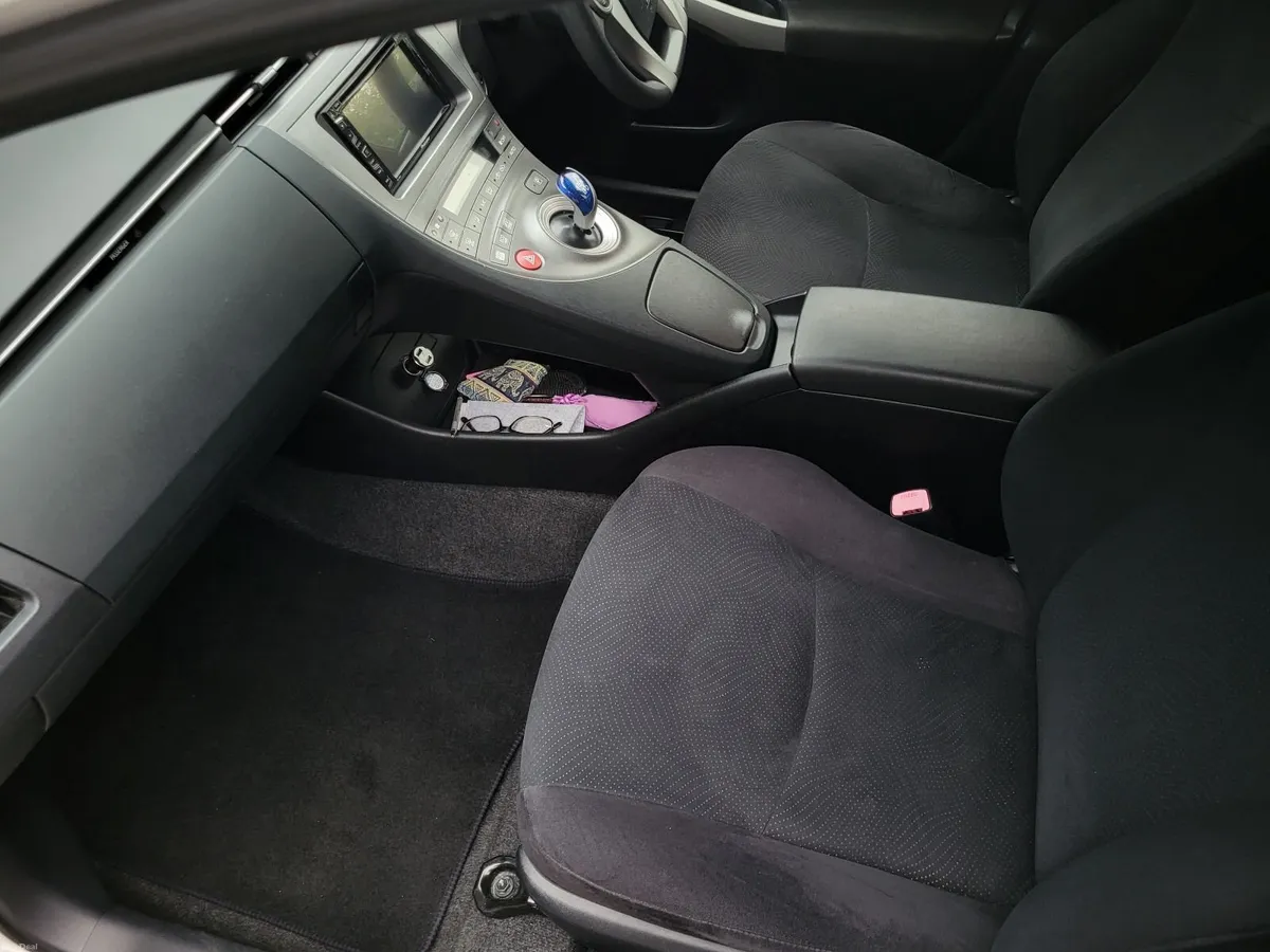 Toyota Prius 2013 - Image 6