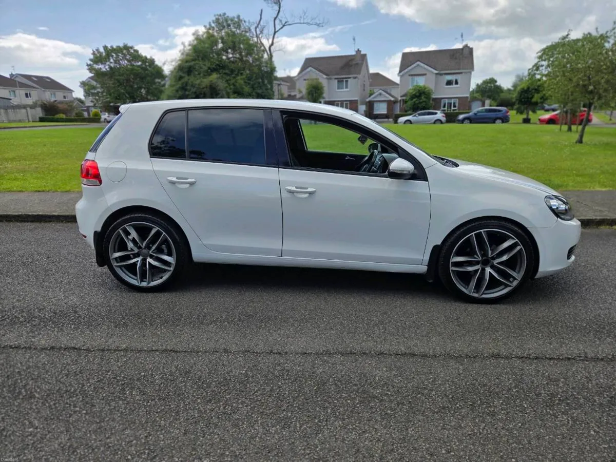 Volkswagen golf - Image 2
