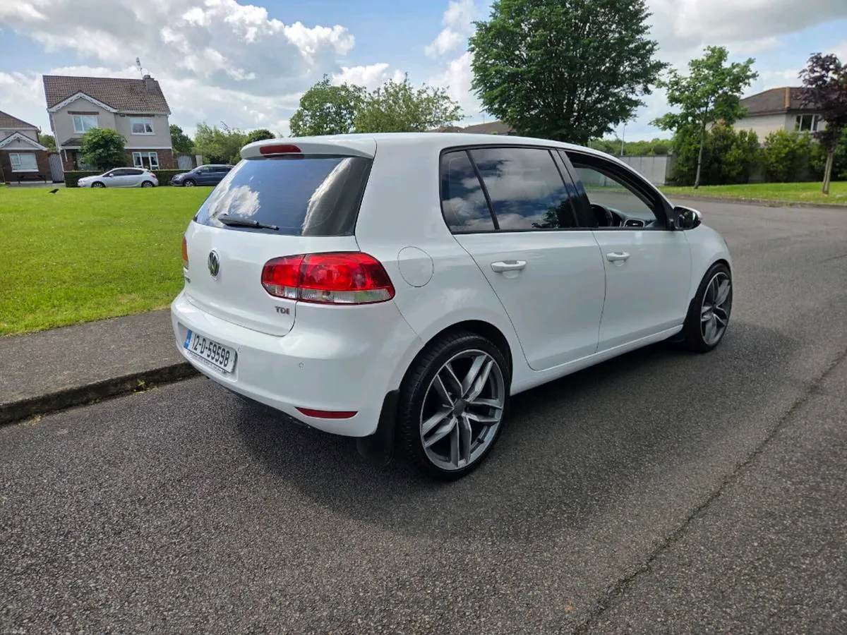 Volkswagen golf - Image 6