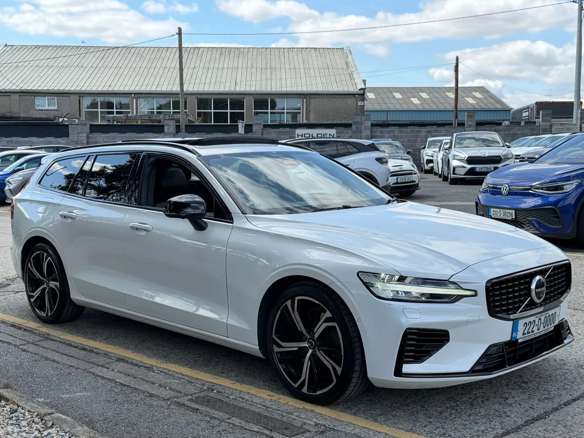 2022 Volvo V60 ULTIMATE. T6. RECHARGE. AWD - Image 4