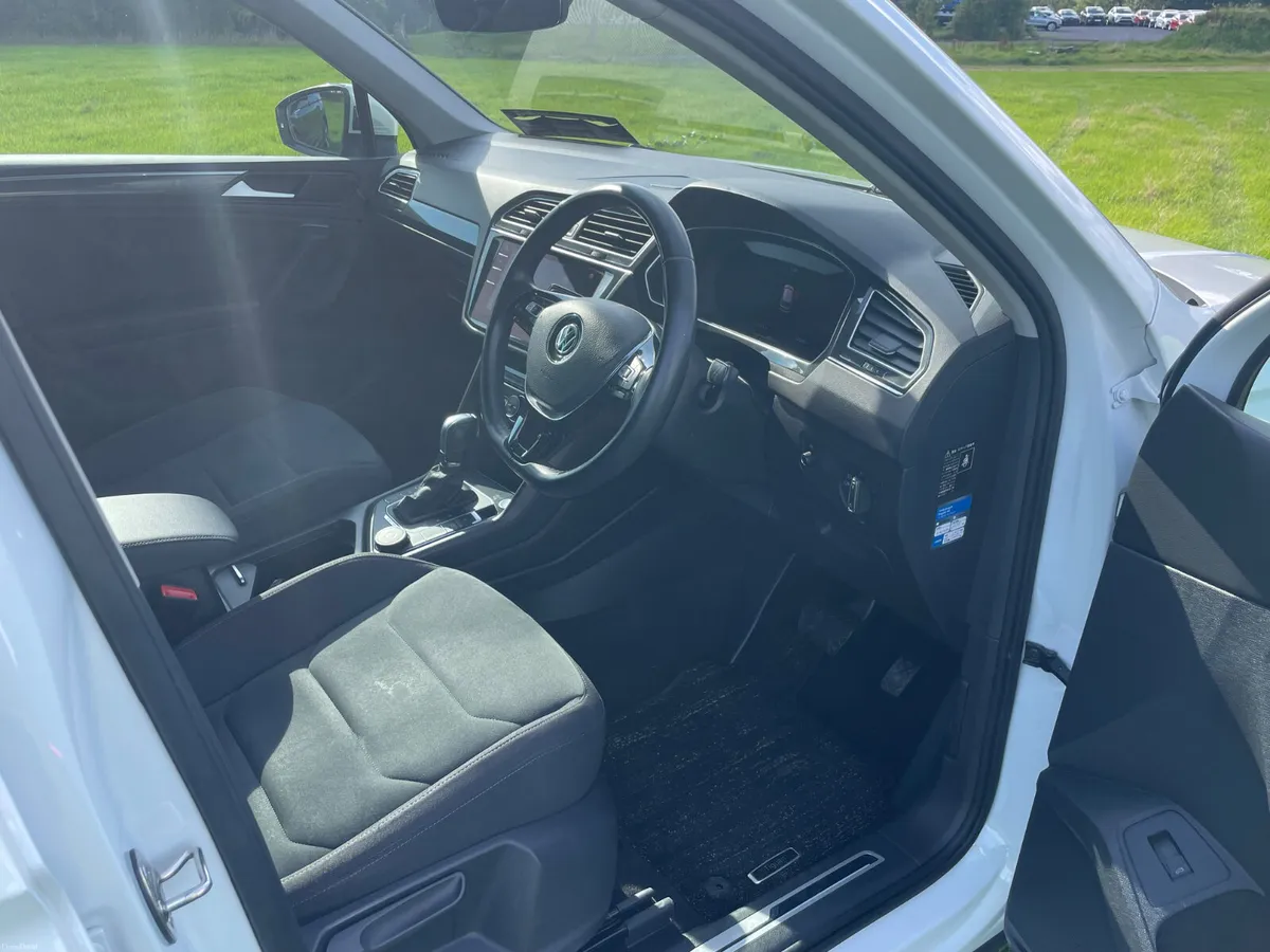 2019 Volkswagen Tiguan - Image 6