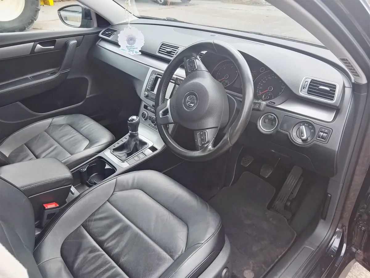VW Passat Executive - Image 4