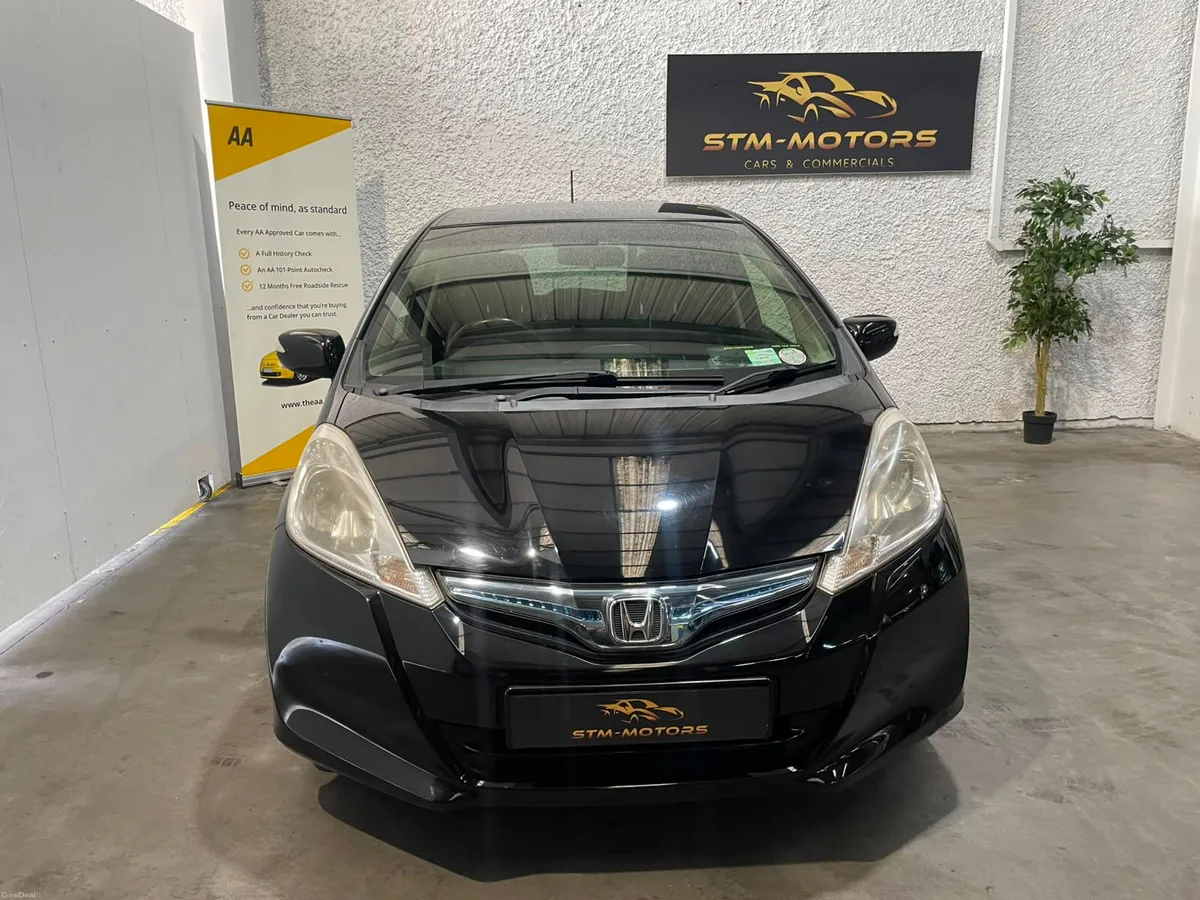 Honda Fit 2013 - Image 2