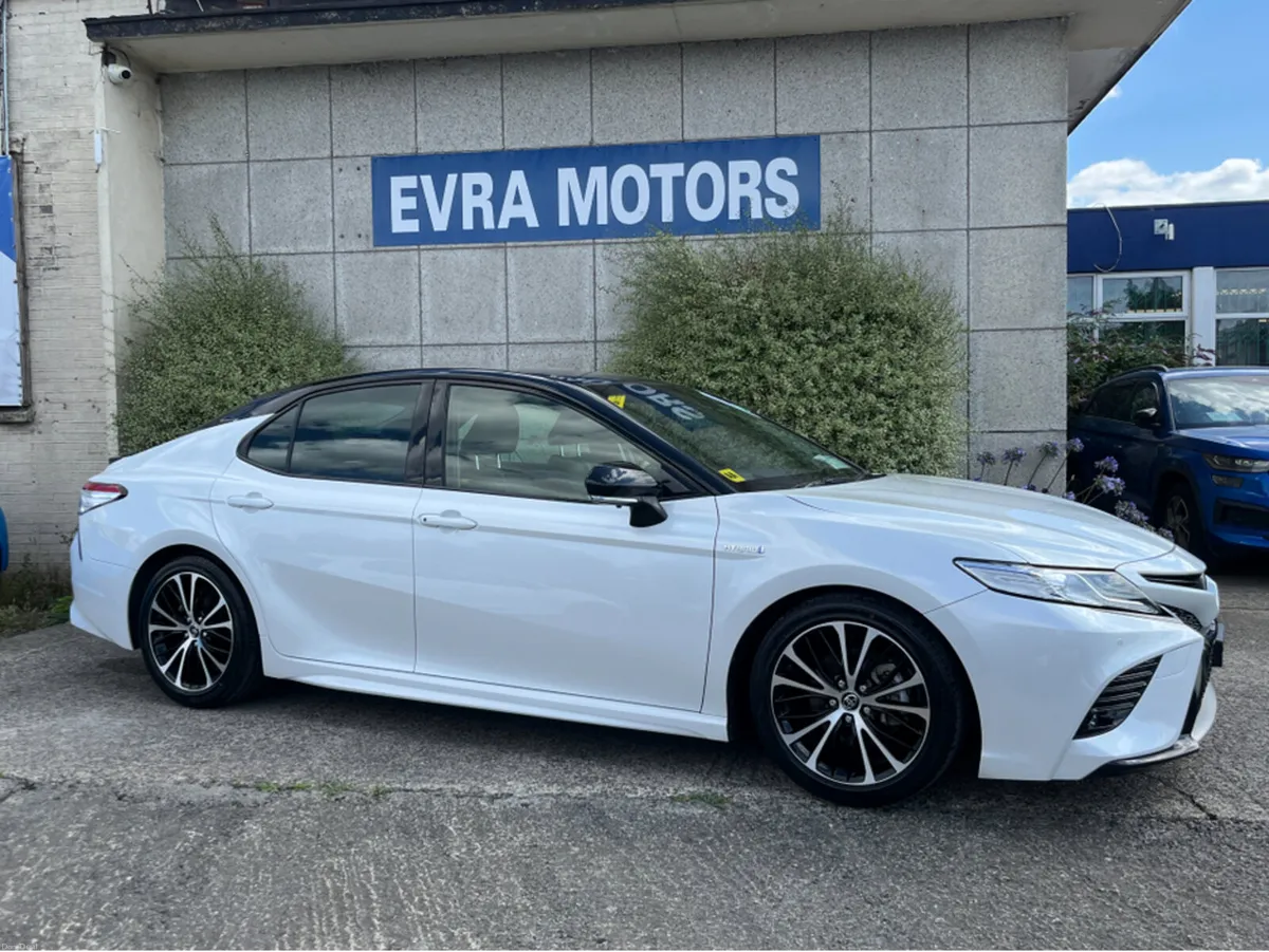 Toyota Camry WS HYBIRD AUTOMATIC 2.5 PETROL //HIGH - Image 3