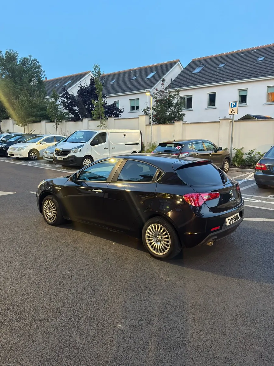 Alfa Romeo Giulietta 1.6 Diesel 2012 - Image 4