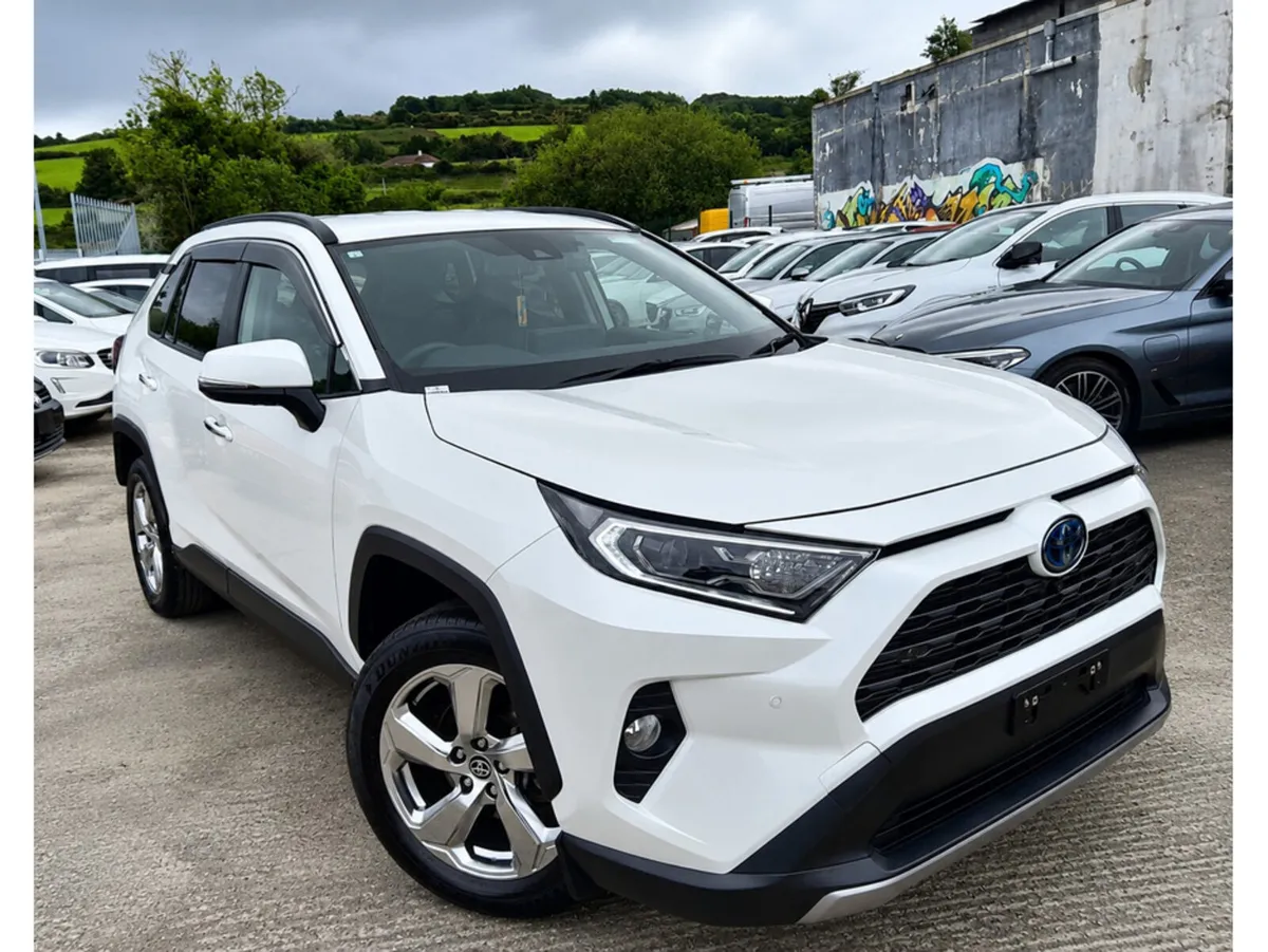 Toyota RAV4 4WD HYBRID G Package - Automatic - Low - Image 2