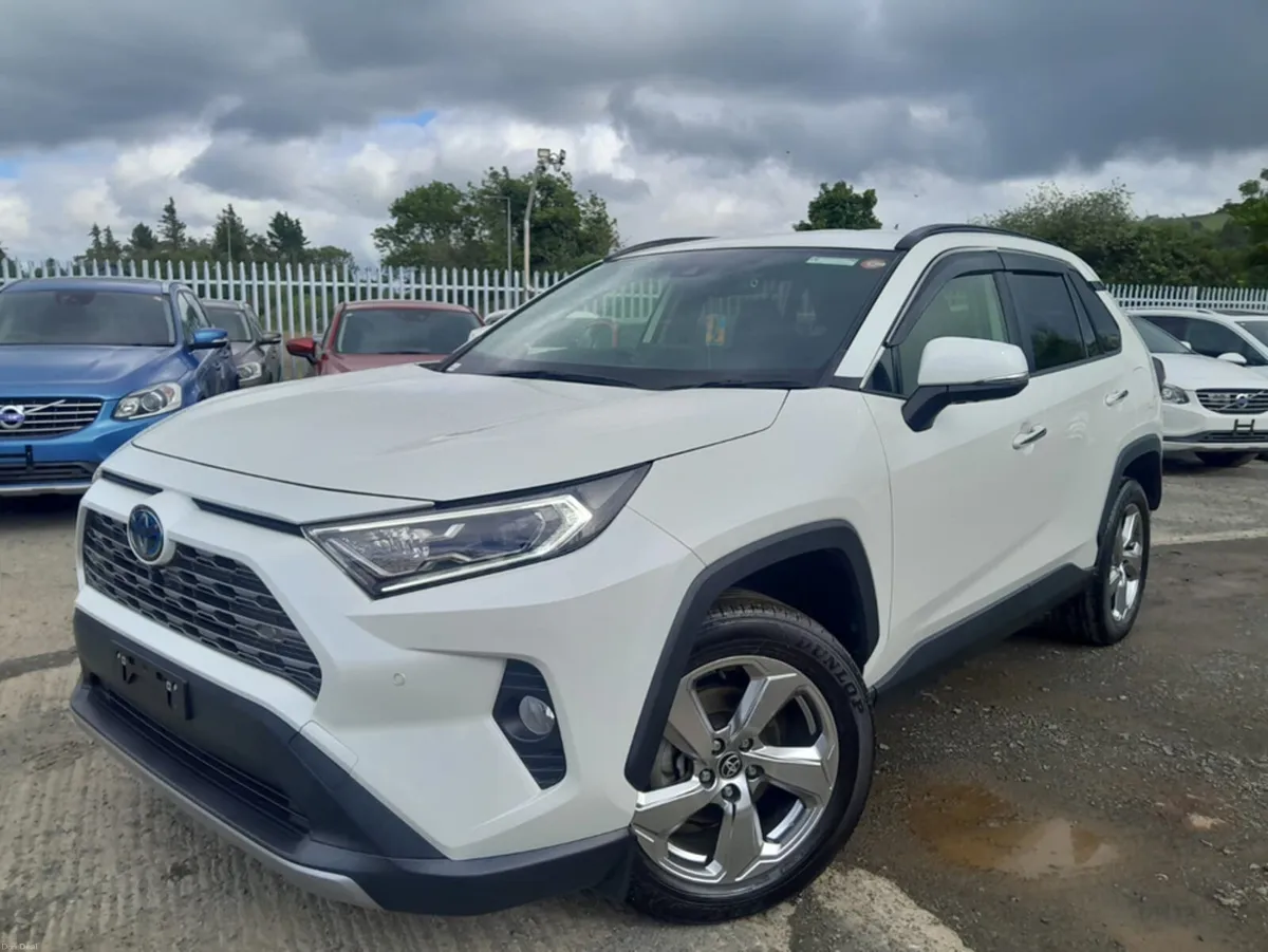Toyota RAV4 4WD HYBRID G Package - Automatic - Low - Image 4