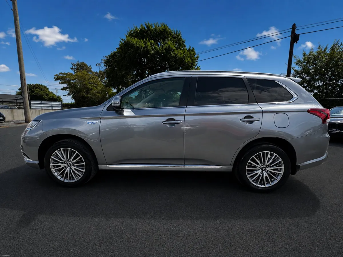 201 Mitsubishi Outlander hybrid intense mega spec - Image 3