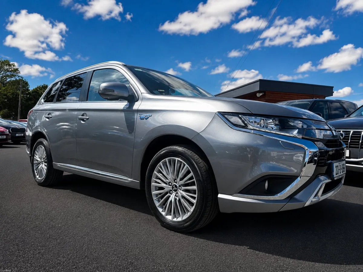 201 Mitsubishi Outlander hybrid intense mega spec - Image 1