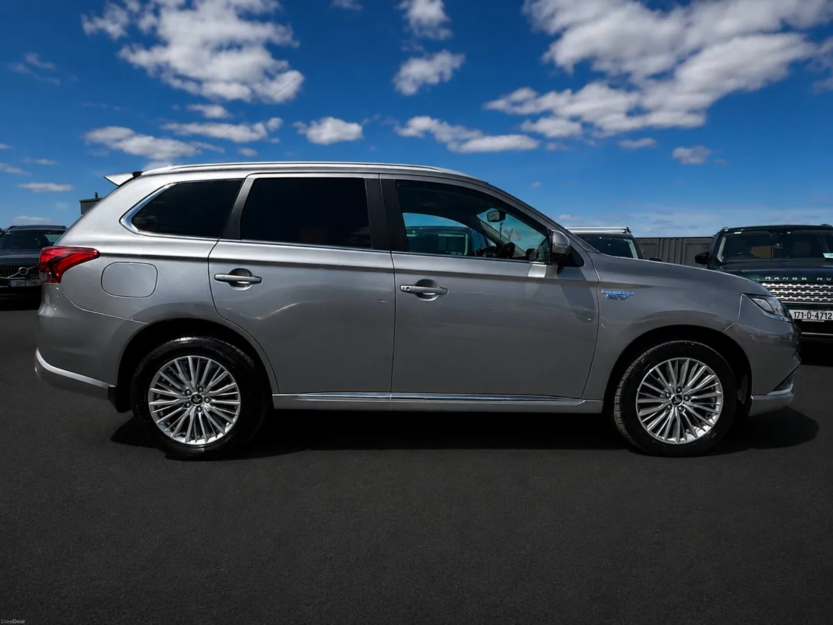 201 Mitsubishi Outlander hybrid intense mega spec - Image 6