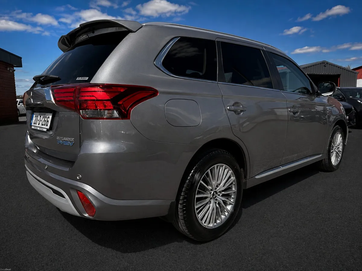 201 Mitsubishi Outlander hybrid intense mega spec - Image 5