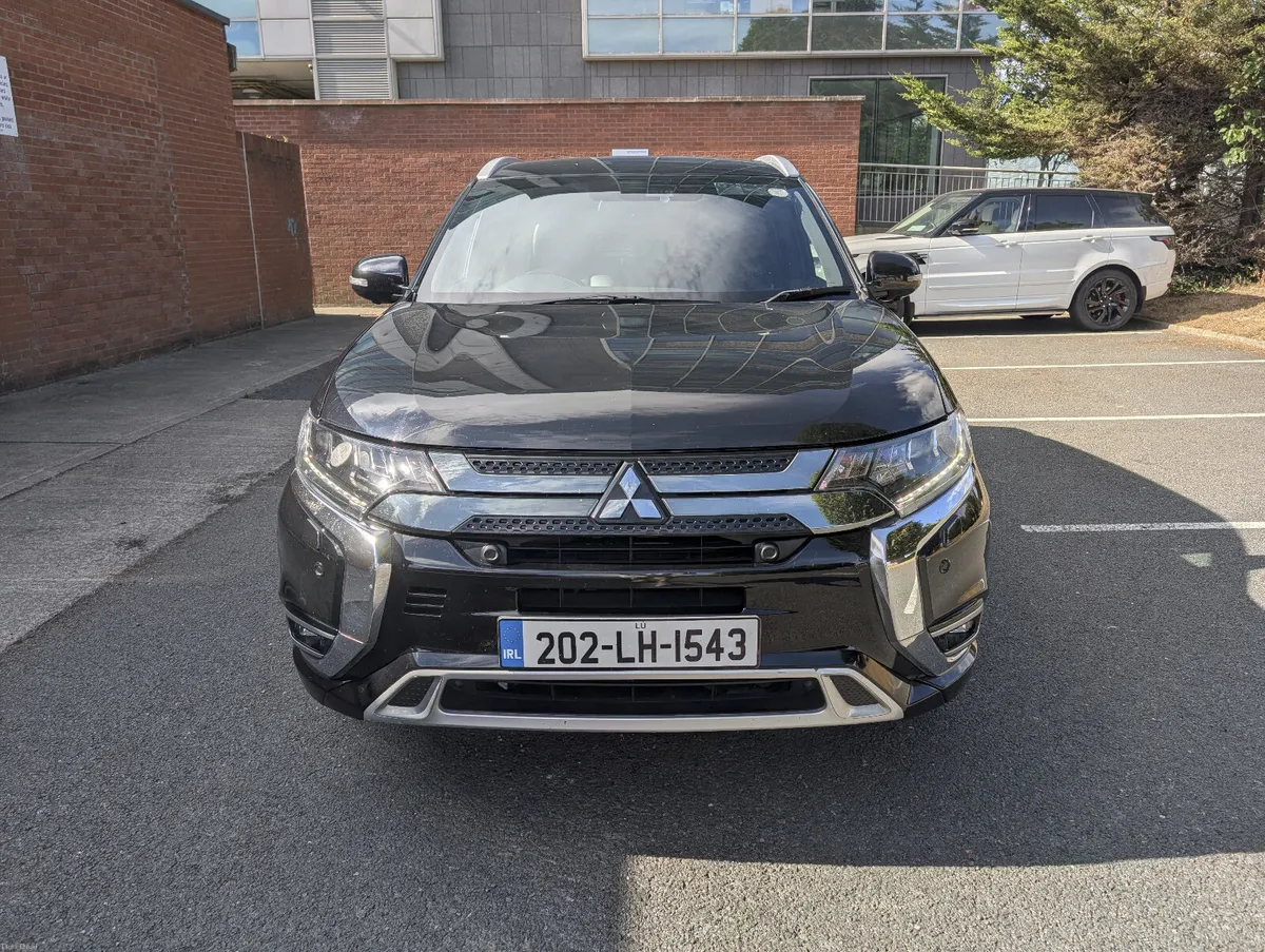 Mitsubishi Outlander PHEV Exceed Safety - Image 3