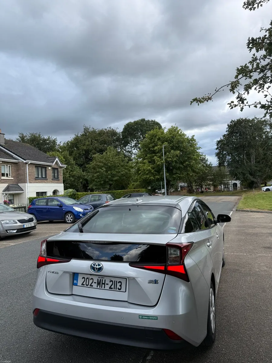 Toyota Prius 2020 - Image 2