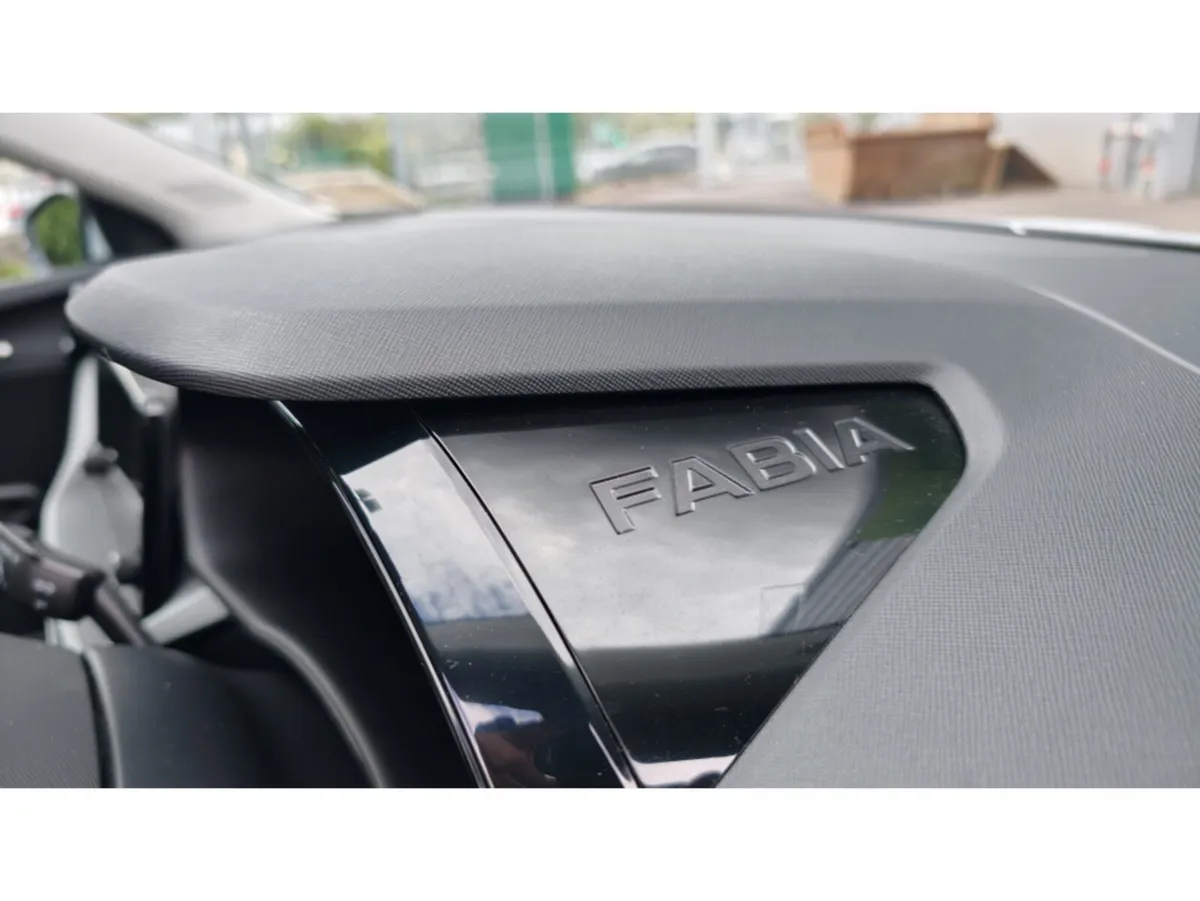 Skoda Fabia ESSENCE -NEW CAR-DELIVERY MILEAGE-SPEC - Image 4