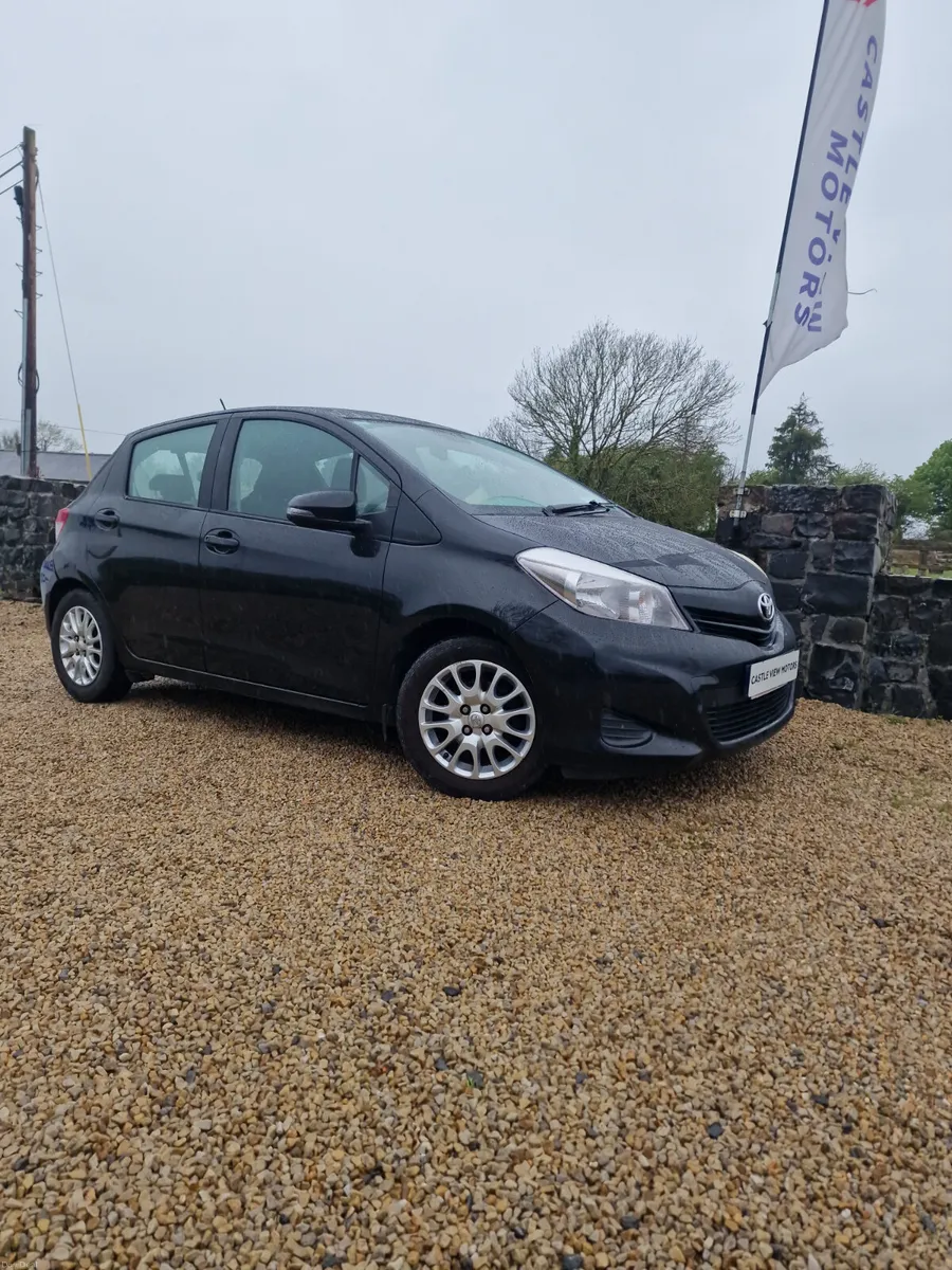 12 Toyota Yaris 1.0 Petrol €5995 - Image 2