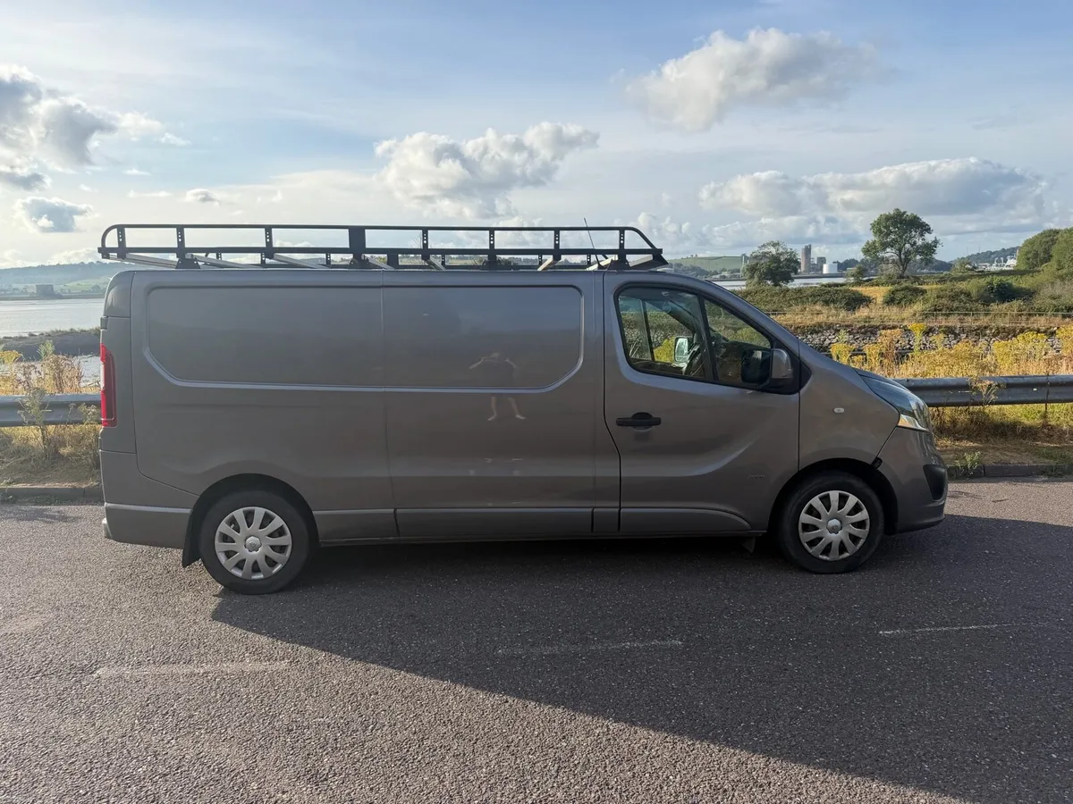 Opel Vivario Van - Image 1