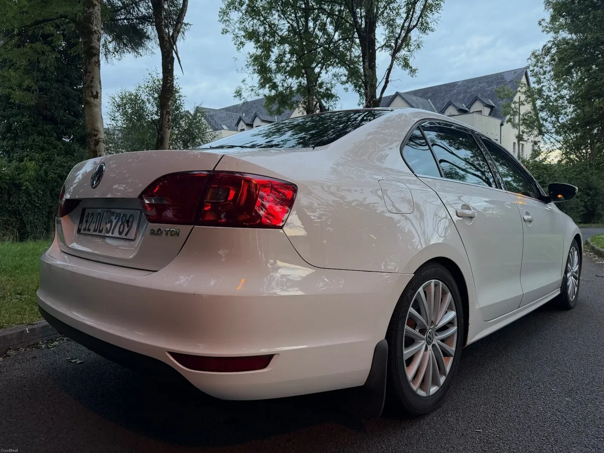 VW JETTA HIGHLINE SPORT 2.0 TDI – LOW MILES – - Image 5