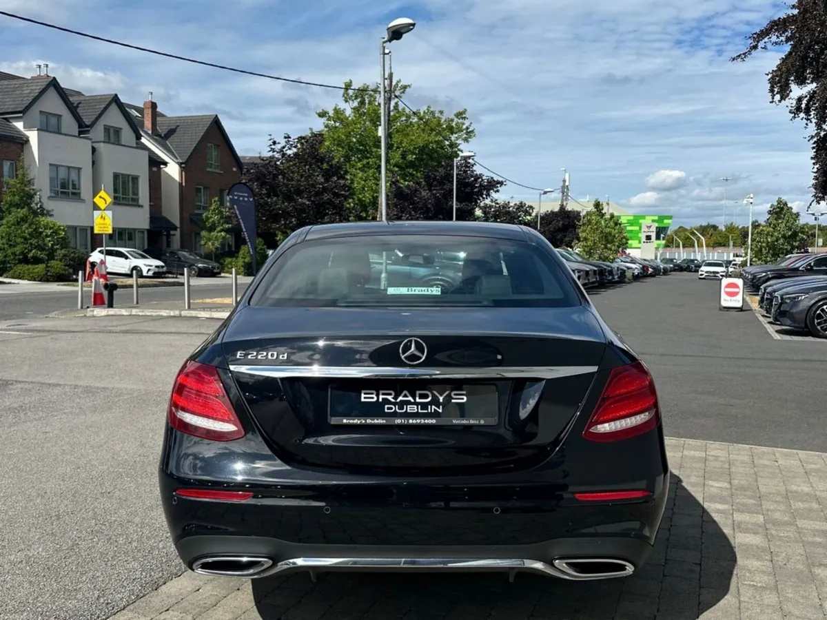 Mercedes-Benz E-Class E 220d AMG Line--Nappa Leath - Image 5