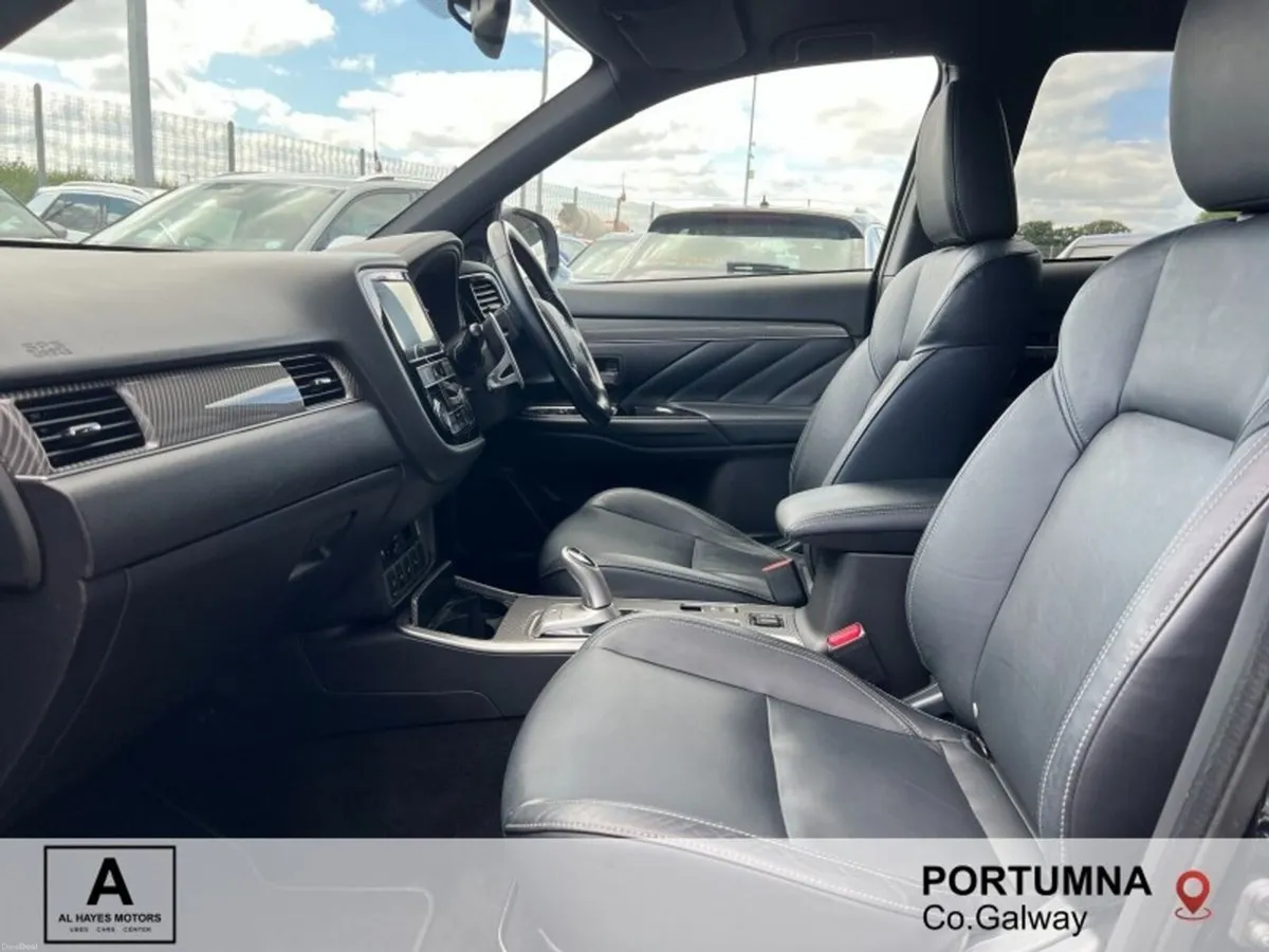 Mitsubishi Outlander 2.4L Plug-in EV Intense 5 sea - Image 4