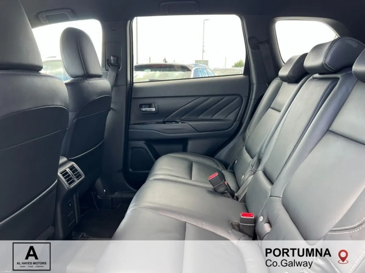 Mitsubishi Outlander 2.4L Plug-in EV Intense 5 sea - Image 6