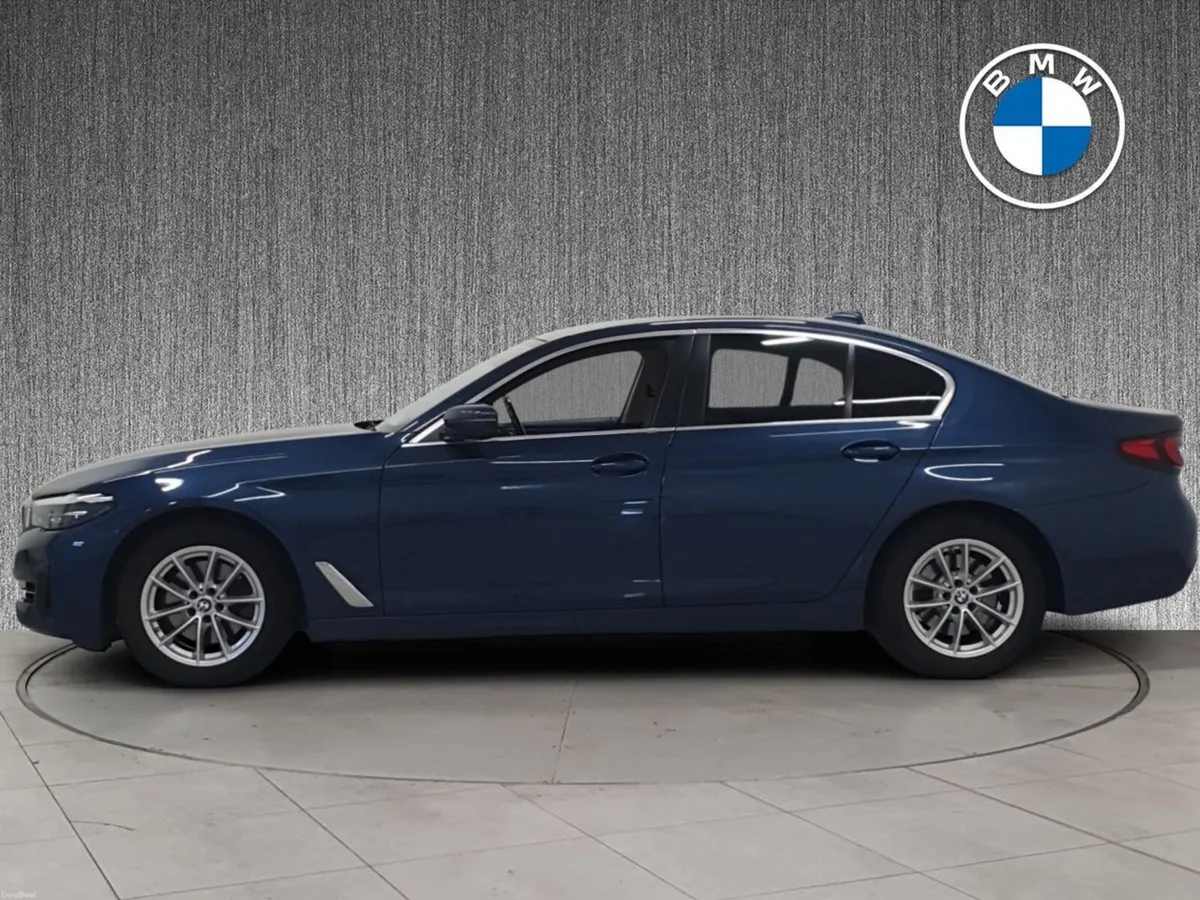 BMW 5-Series 520d SE Saloon - Image 3