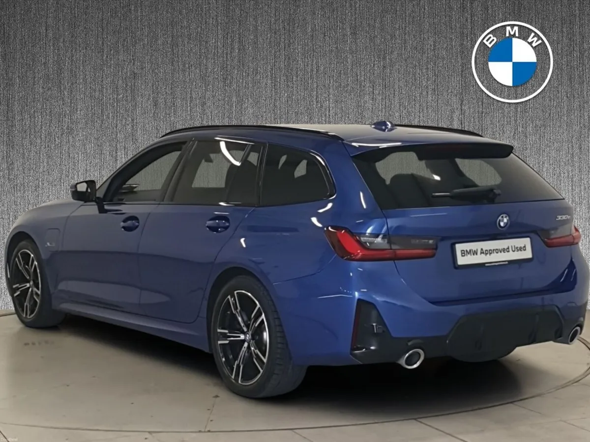 BMW 3-Series 330e M Sport TOURING - Image 2