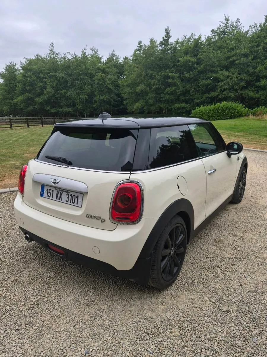 Mini Cooper D 1.5 diesel - Image 3