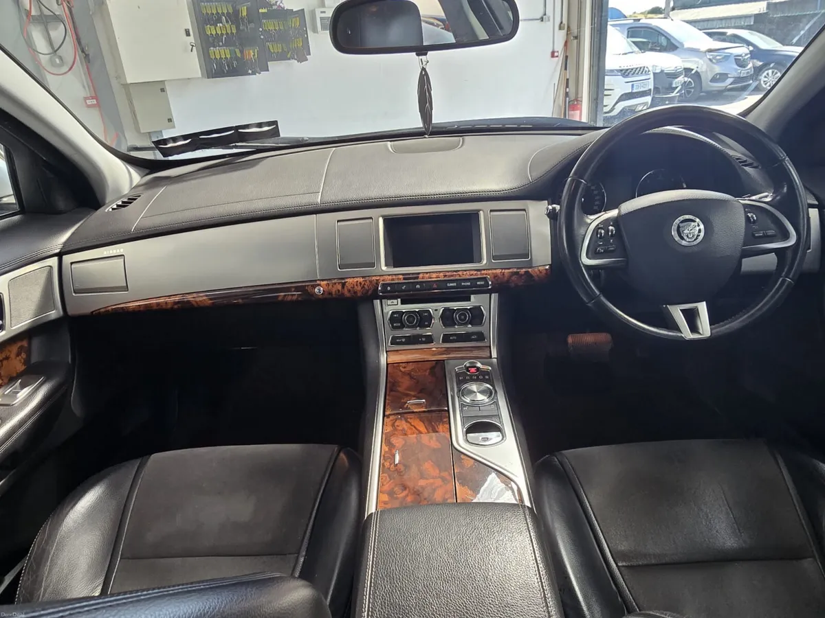 Jaguar XF 2012. 2.2D. SE - Image 5