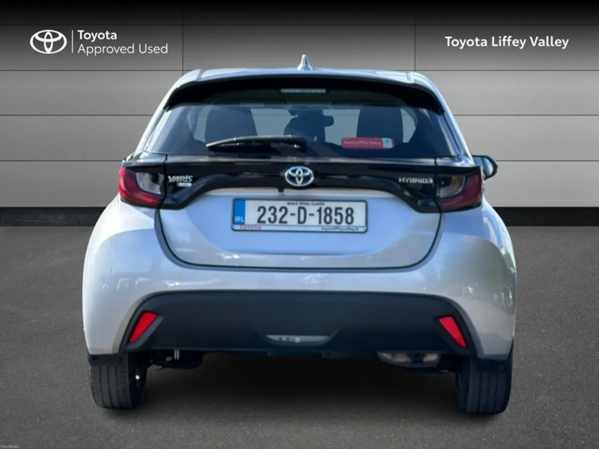 Toyota Yaris YARIS HYBRID LUNA - Image 4
