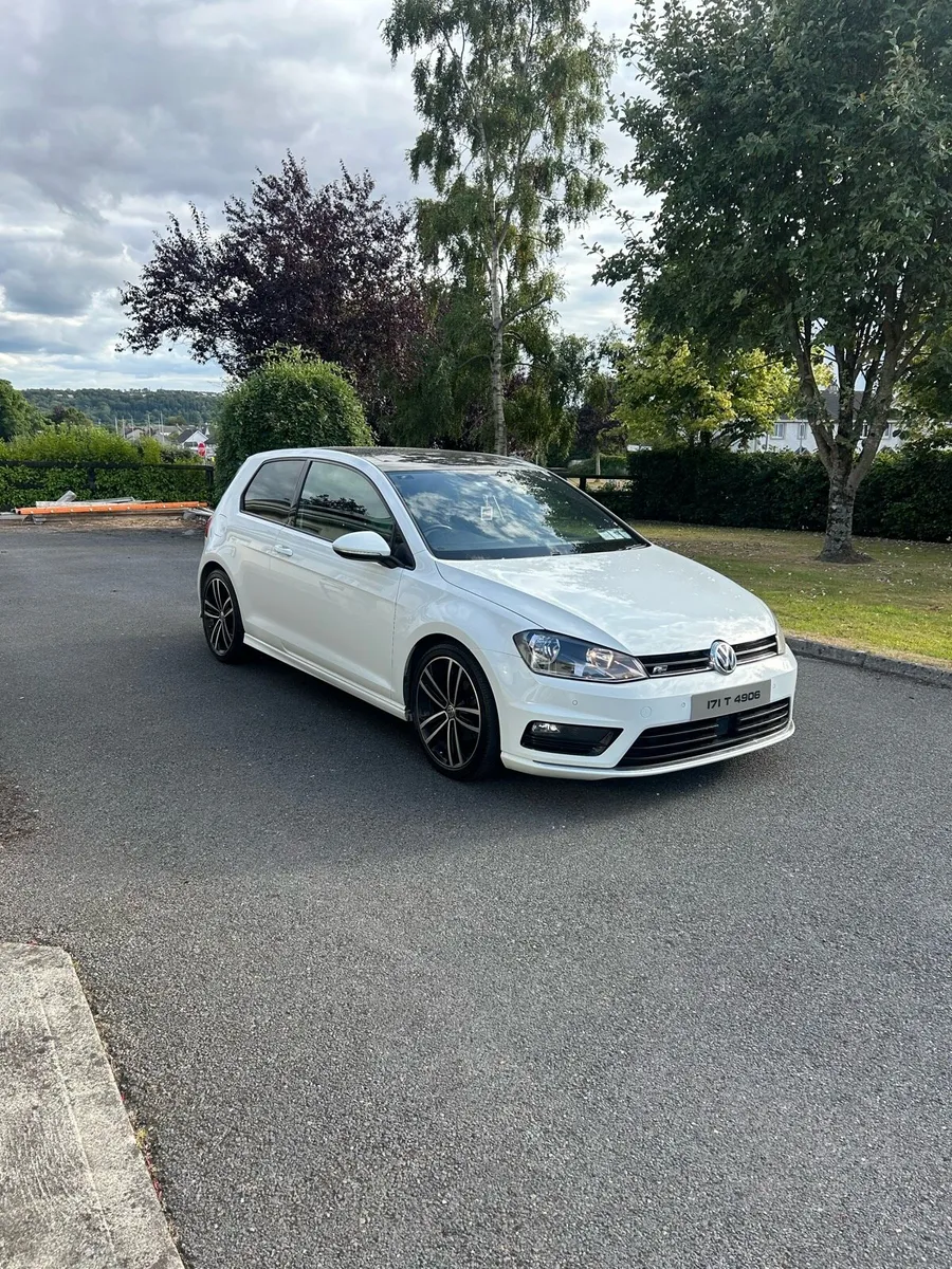 Volkswagen Golf R-Line - Image 1