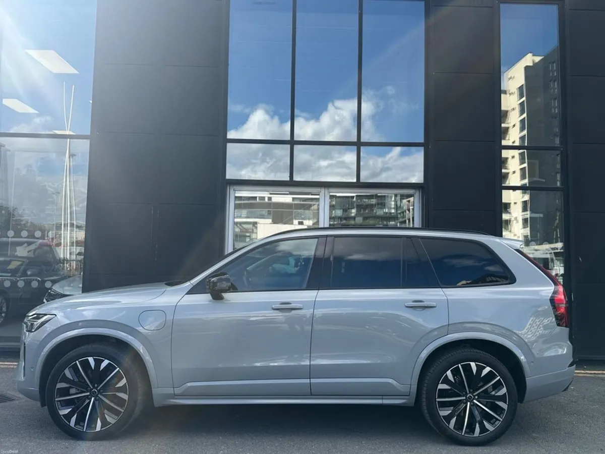 Volvo XC90 T8 Dark Plus AWD Auto (PHEV) - Image 5