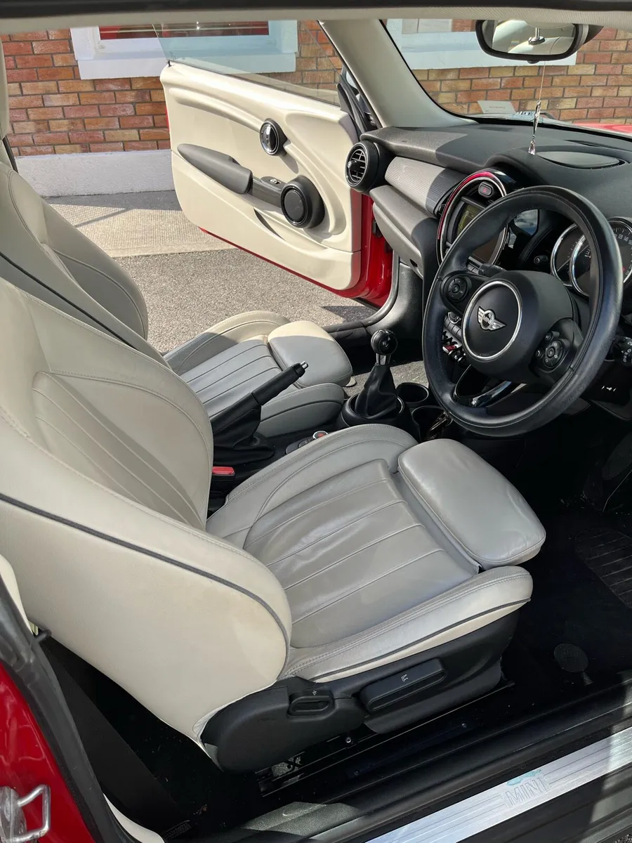 2016 Mini Cooper D - Image 2