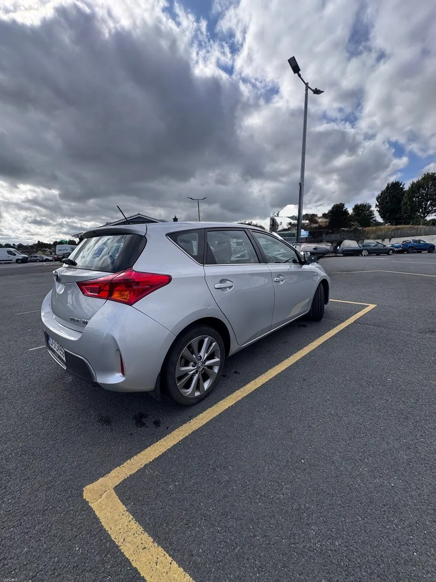 Toyota Auris 1.8 Hybrid Automatic 2013 - Image 4