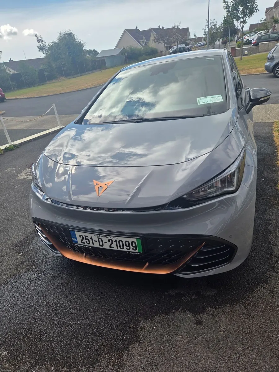 Cupra Born 2025 E-Boost 5 59KWH - Image 4