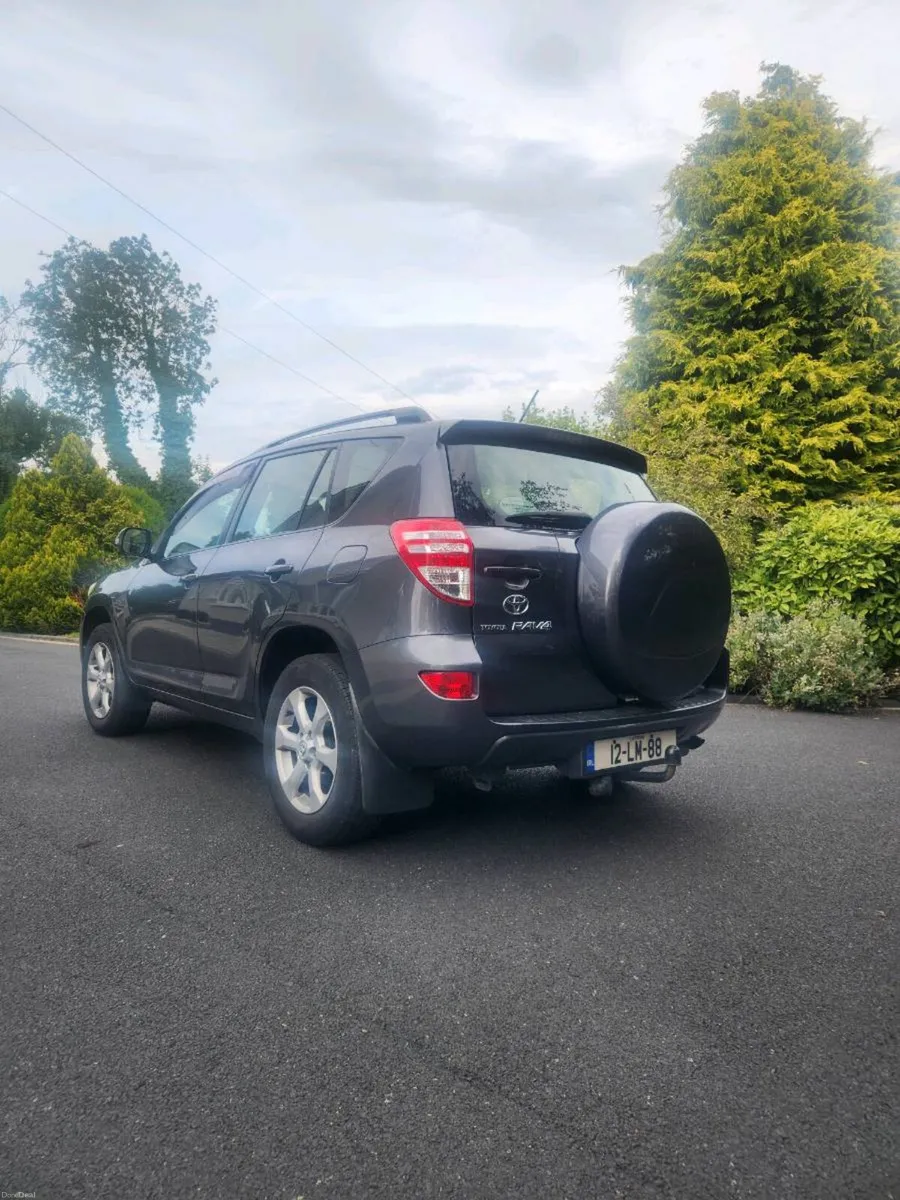 2012 Toyota RAV4 Luna 4x4 - Image 5
