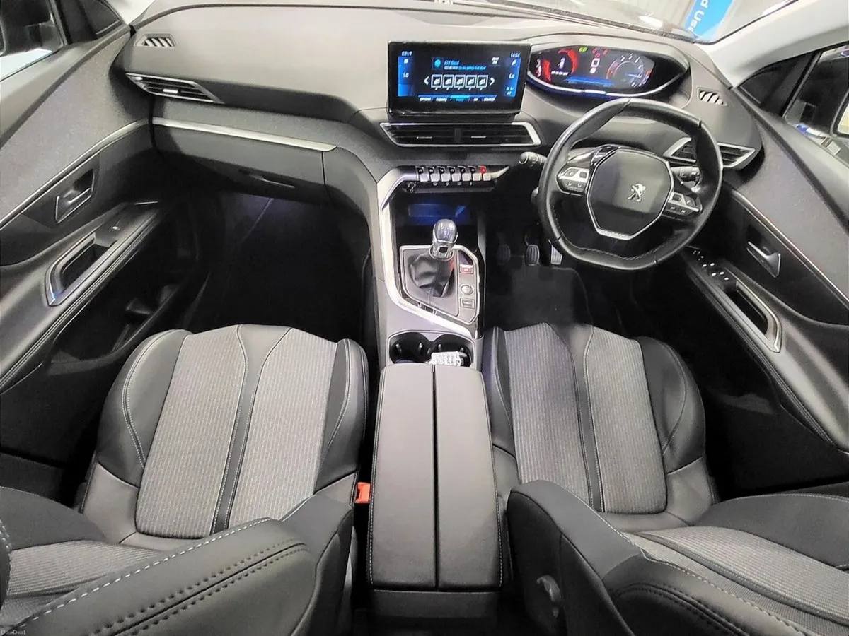 Peugeot 3008 1.2 PureTech 130bhp Allure - Image 4