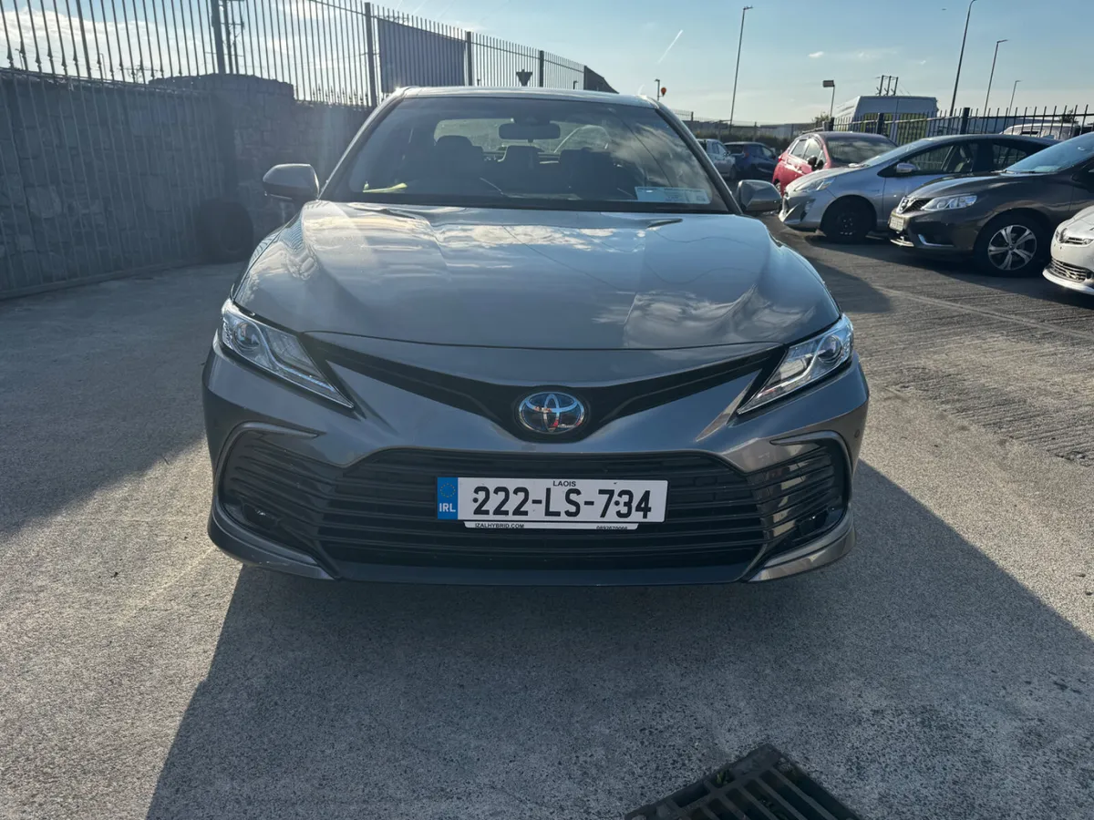 Toyota Camry 2022 - Image 3