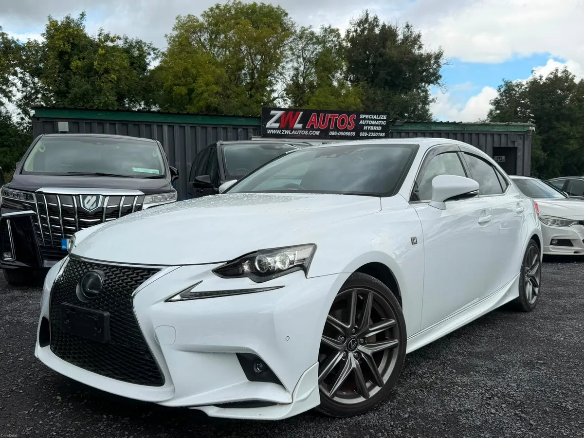 16 LEXUS IS300H F SPORT - Image 3