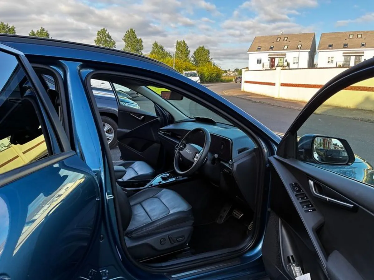 2023 Kia Niro - Image 4