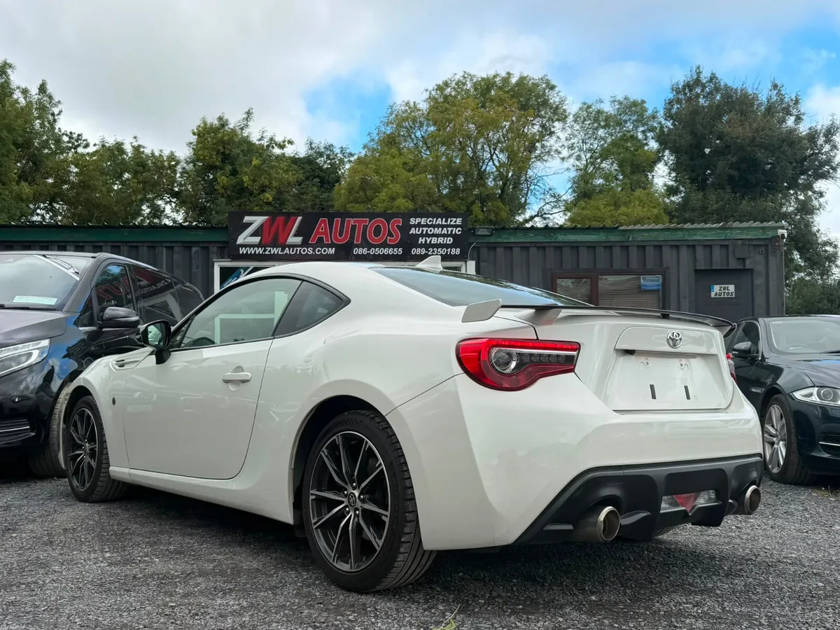 17 TOYOTA GT 86 - Image 6