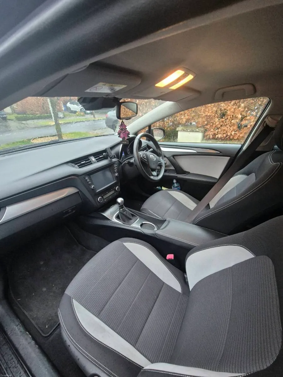 Toyota Avensis 2.0 business - Image 4