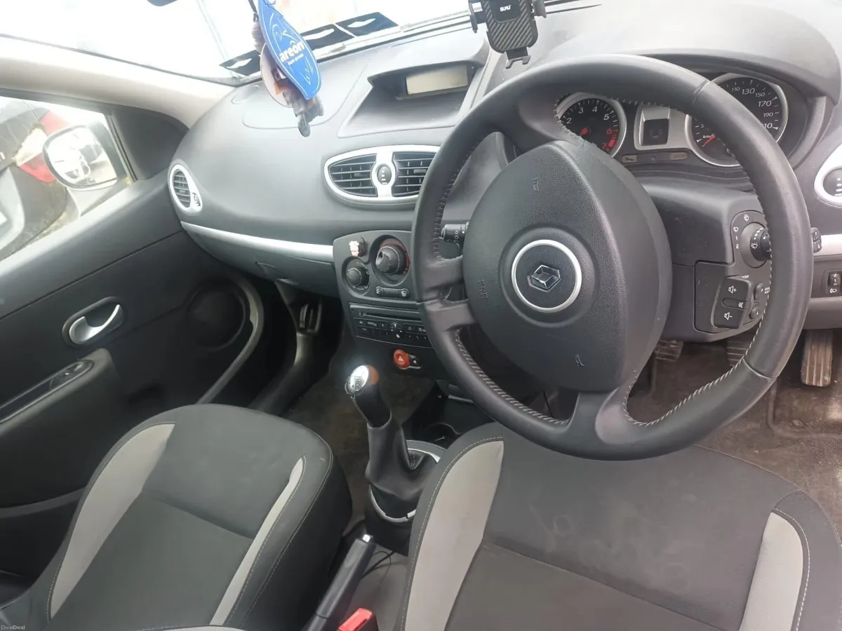 Renault Clio 2011 - Image 3
