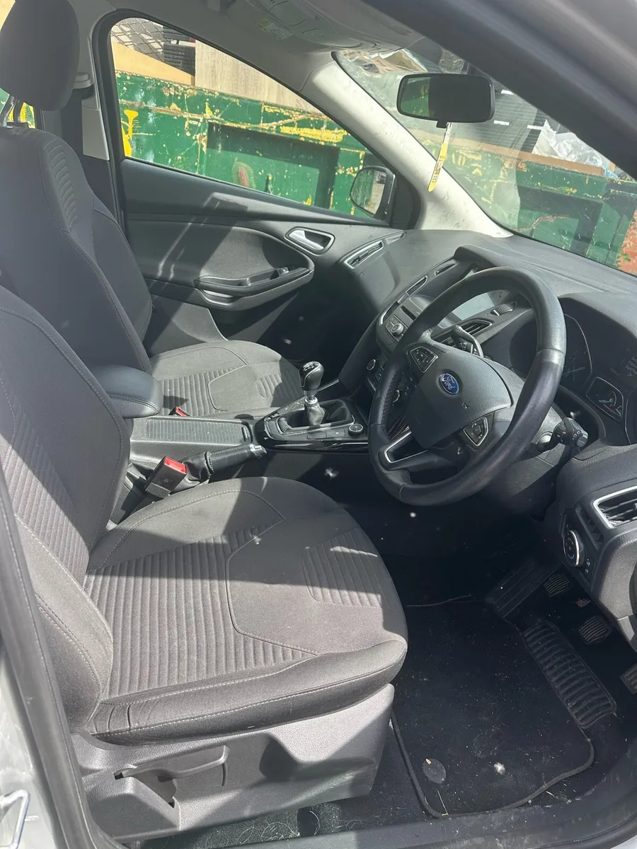 182 ford focus - Image 6