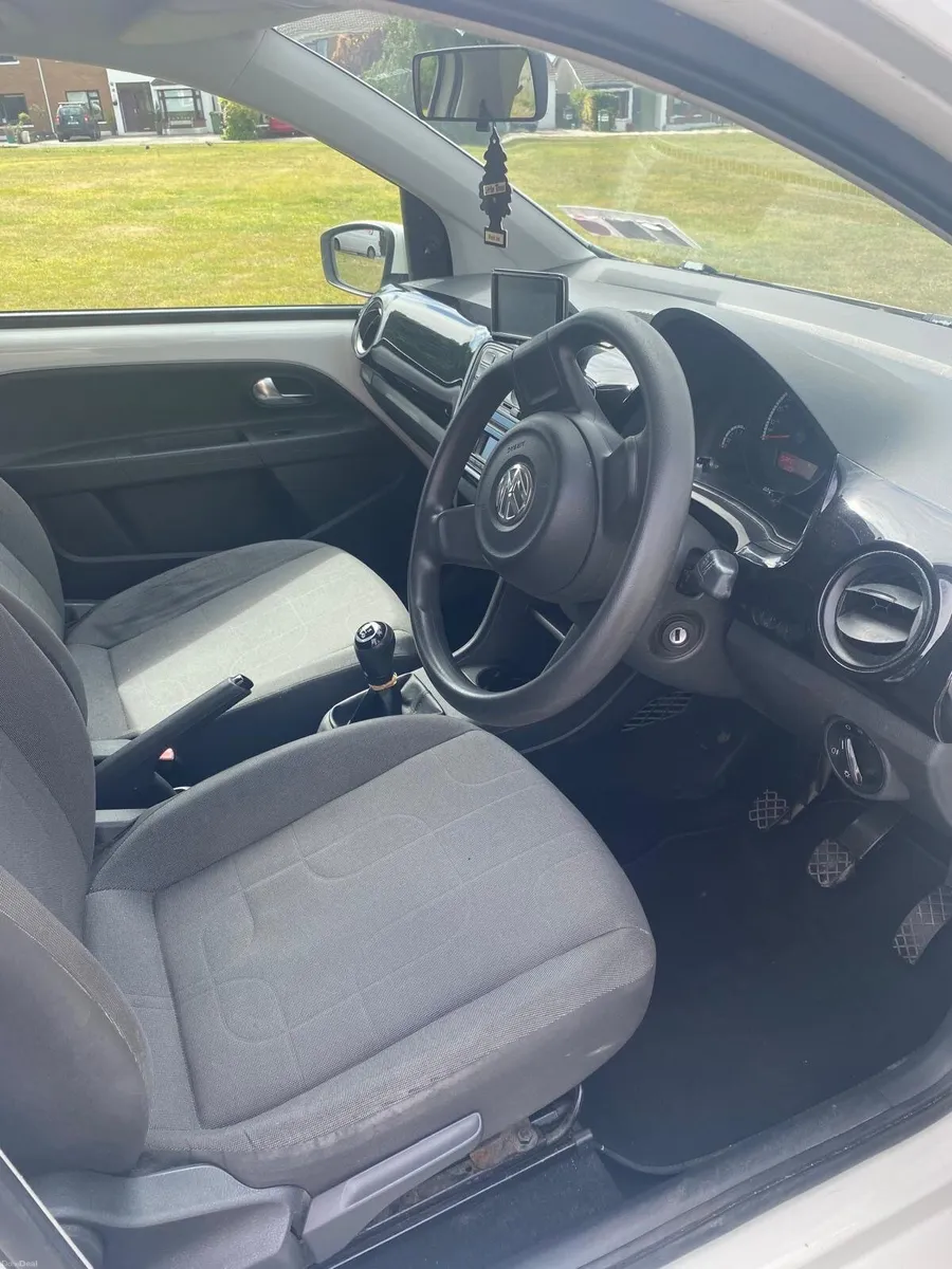 VW UP 2013 1.0L AUTOMATIC PETROL *BT & Nav* - Image 5