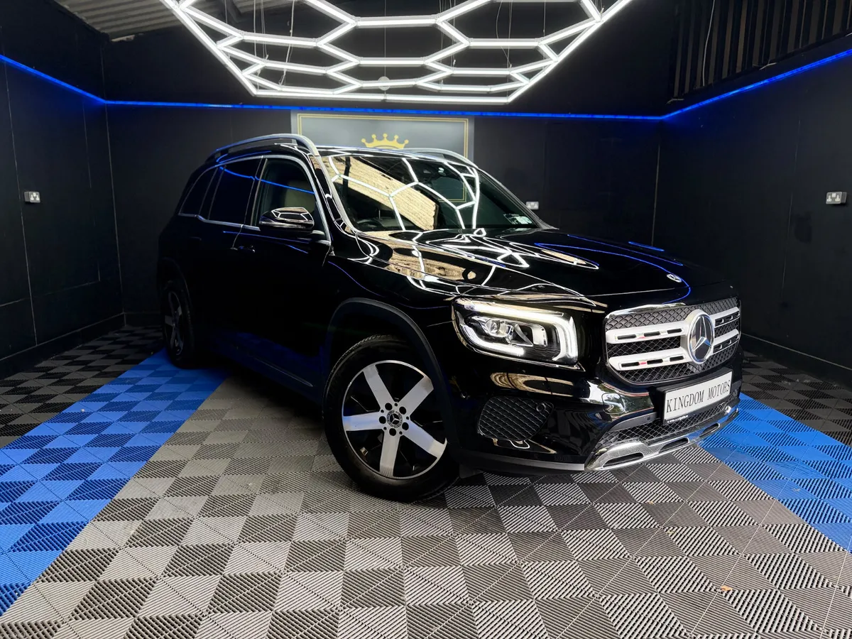 Mercedes-Benz GLB 2022 7 seats,Automatic - Image 1