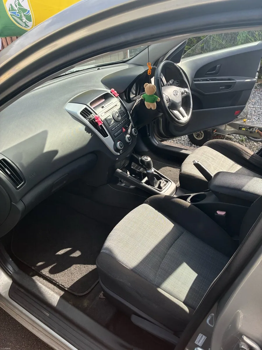 Kia Ceed 2011 - Image 3