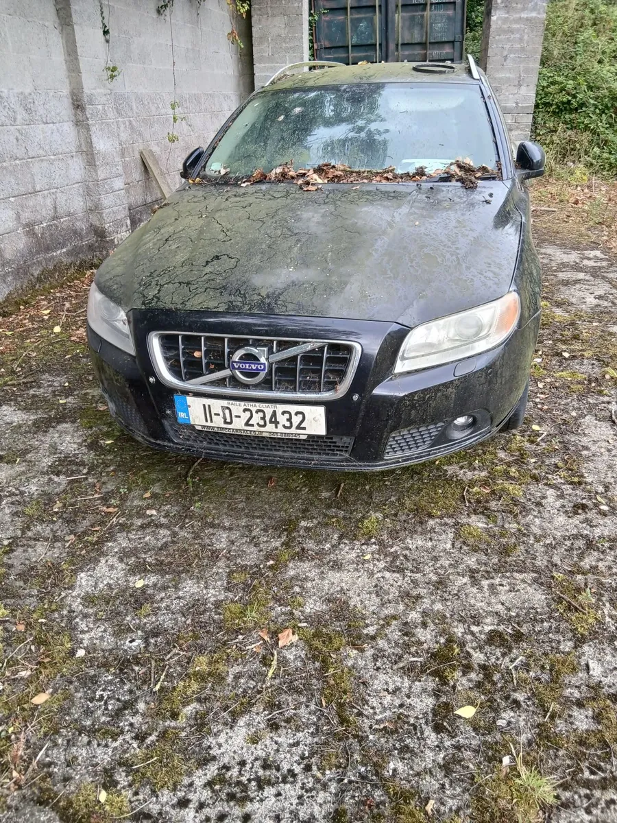 Volvo V70 2011 - Image 1